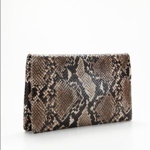🎉HP 1/17🎉Ann Taylor Vegan Leather Python Clutch
